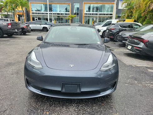 Used 2023 Tesla Model 3 Standard Range image 3