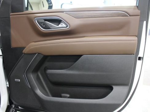 Used 2023 Chevrolet Suburban High Country image 26