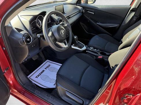 Used 2017 Toyota Yaris iA image 9