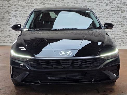New 2026 Hyundai Elantra SE image 3