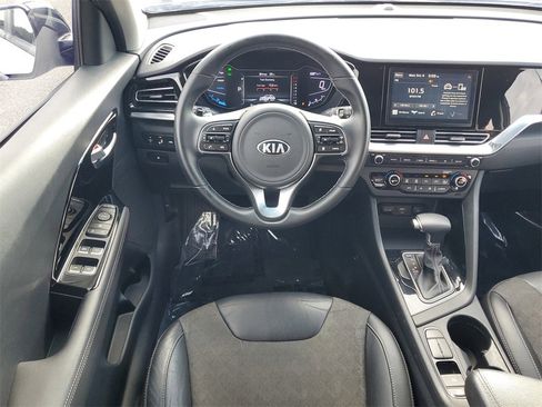 Used 2020 Kia Niro Touring image 26