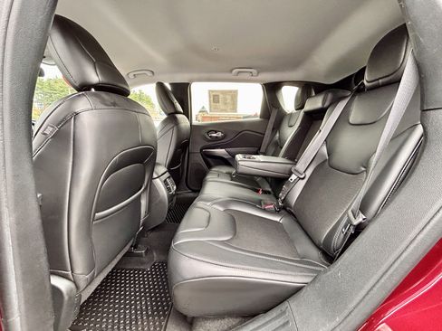 Used 2020 Jeep Cherokee Latitude Plus w/ Cold Weather Group image 39