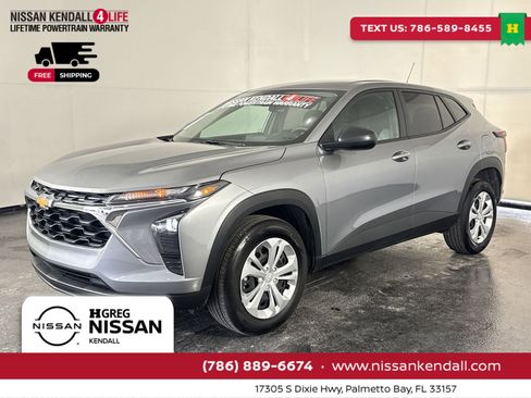 Used 2025 Chevrolet Trax LS image 6