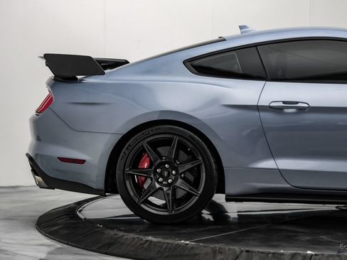 Used 2022 Ford Mustang Shelby GT500 w/ Carbon Fiber Track Pack RWD image 26