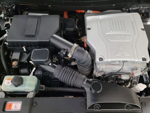 Used 2019 Mitsubishi Outlander SEL AWD/4WD image 30