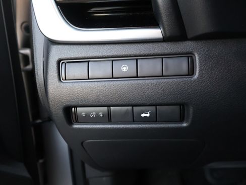 Used 2022 Nissan Rogue SL image 40