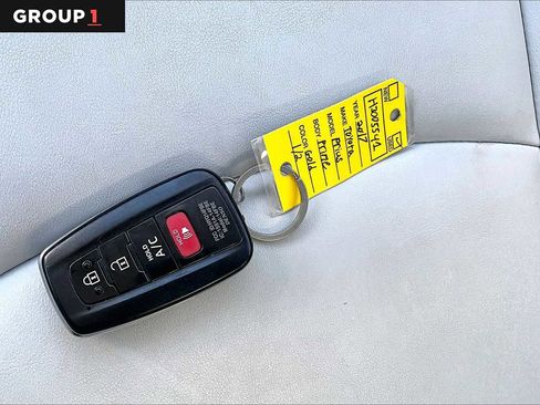 Certified 2017 Toyota Prius Prime Premium image 14