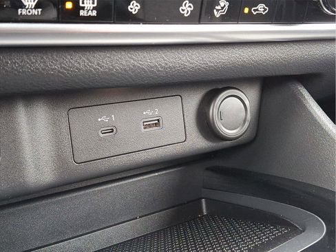 Used 2022 Nissan Rogue SV image 22