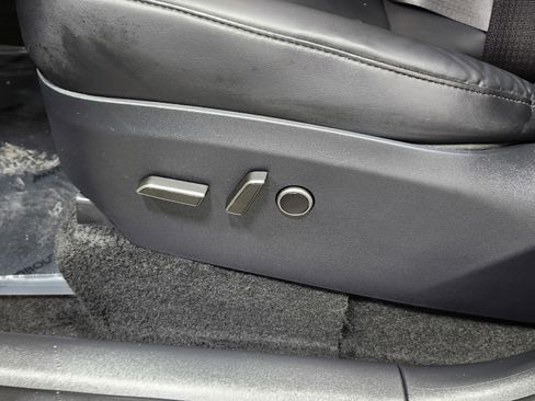 Used 2024 Tesla Model Y Long Range image 26