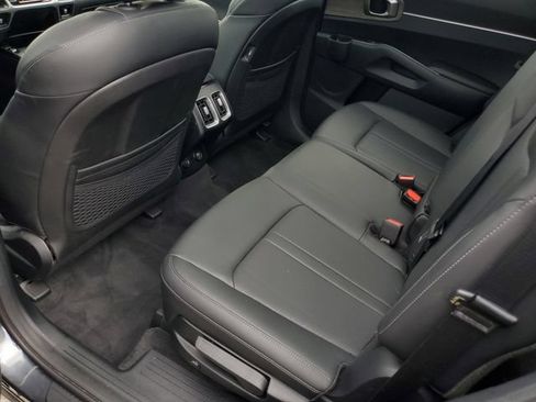 Used 2022 Kia Sorento S w/ Panoramic Sunroof Package AWD/4WD image 6