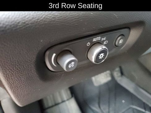 Used 2020 Chevrolet Traverse LT image 10