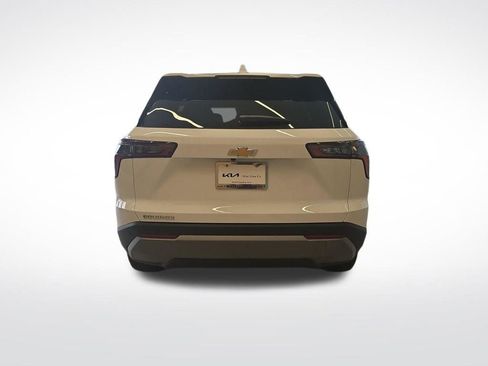 Used 2026 Chevrolet Equinox LT image 4