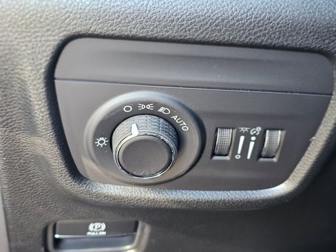 New 2026 Jeep Grand Cherokee Altitude image 17