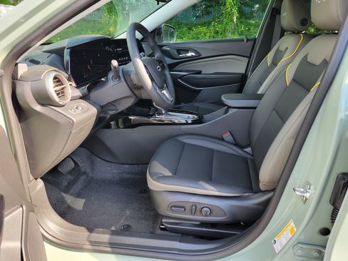 Certified 2026 Chevrolet Trax ACTIV w/ Driver Confidence Package FWD image 28