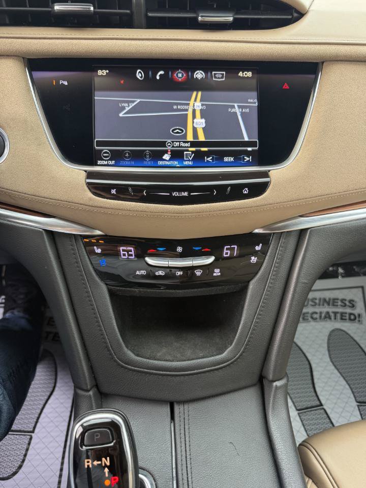 Used 2017 Cadillac XT5 Platinum AWD/4WD image 16