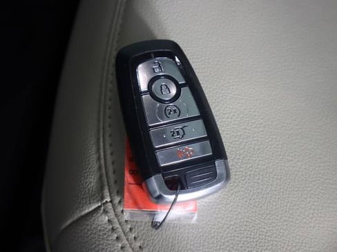 Used 2022 Ford Explorer Limited AWD/4WD image 46
