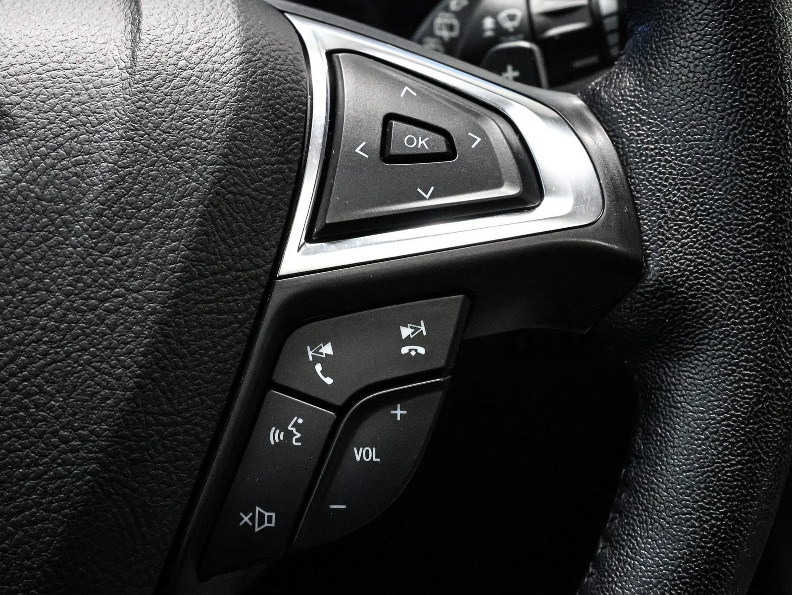 Certified 2020 Ford Edge SEL AWD/4WD image 34