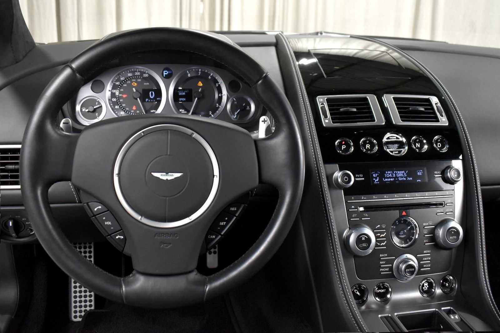 Used 2014 Aston Martin DB9 Coupe RWD image 16