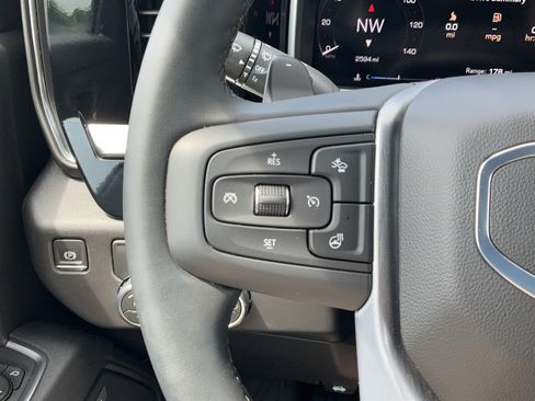 Used 2026 GMC Sierra 1500 SLT RWD image 33