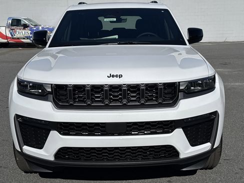 New 2026 Jeep Grand Cherokee Limited w/ Limited Altitude Package image 19