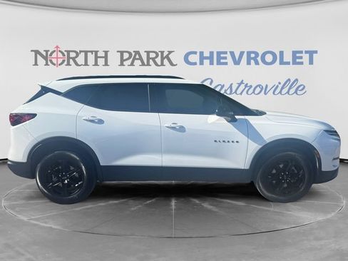 Used 2024 Chevrolet Blazer LT w/ Convenience Package FWD image 2