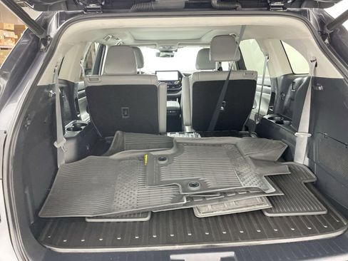 Used 2023 Toyota Highlander Platinum image 27