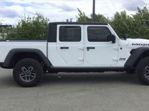 Certified 2024 Jeep Gladiator Mojave w/ Convenience Group image 9