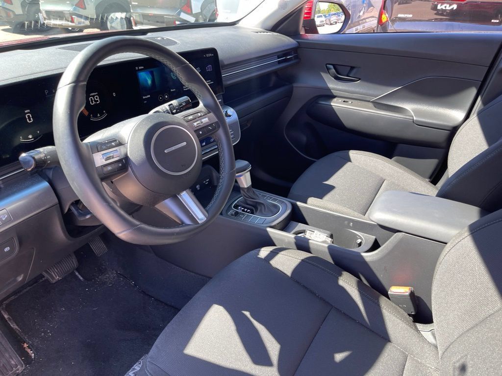 Used 2025 Hyundai Kona SEL AWD/4WD image 6