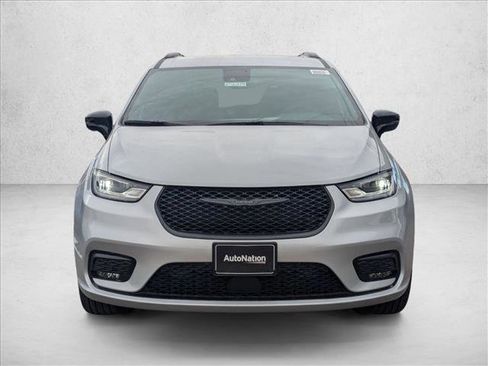 New 2026 Chrysler Pacifica Select w/ S Appearance Package AWD/4WD image 6