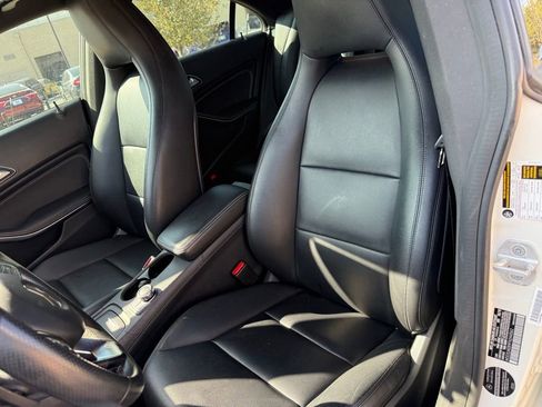 Used 2015 Mercedes-Benz CLA 250 image 13