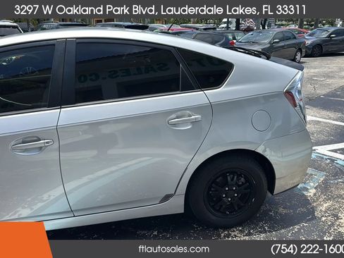 Used 2015 Toyota Prius Three FWD image 16
