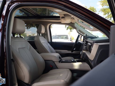 Used 2024 Ford Expedition Max Limited RWD image 33