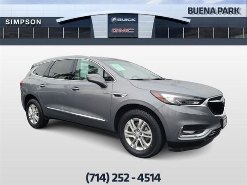 Used 2018 Buick Enclave Essence image 2