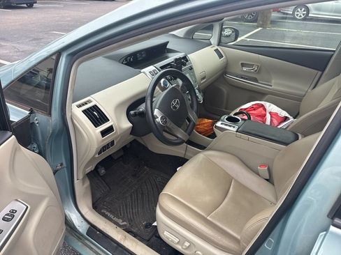 Used 2015 Toyota Prius V Four FWD image 5