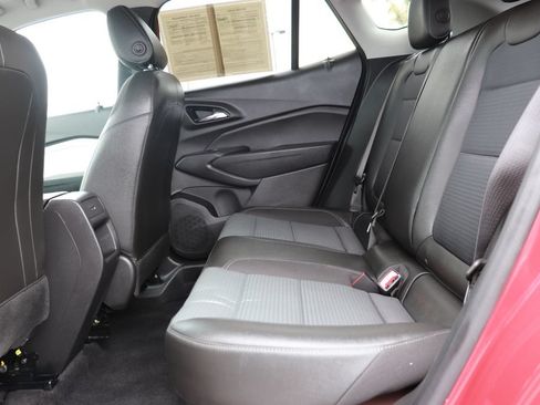 Used 2026 Chevrolet Trax LT FWD image 14