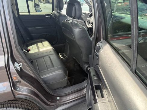 Used 2017 Jeep Patriot High Altitude AWD/4WD image 12