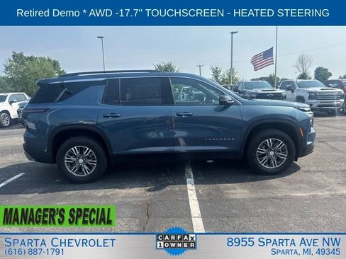 Used 2025 Chevrolet Traverse LT AWD/4WD image 2