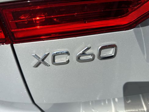 Used 2023 Volvo XC60 B5 Plus w/ Protection Package Premier AWD/4WD image 16