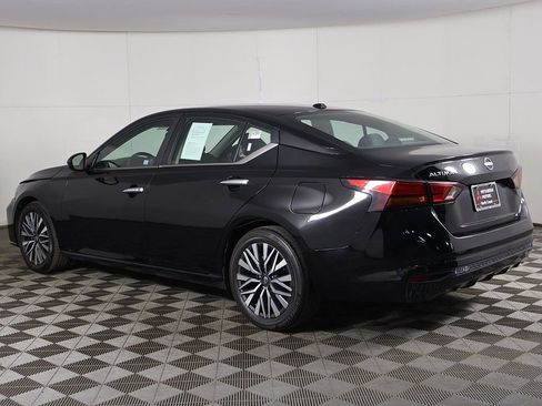 Used 2025 Nissan Altima 2.5 SV FWD image 6
