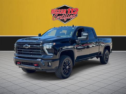 Used 2025 Chevrolet Silverado 2500 LT w/ Trail Boss Package AWD/4WD image 2