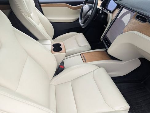 Used 2020 Tesla Model X Performance image 11