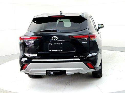 New 2026 Toyota Highlander Platinum image 5