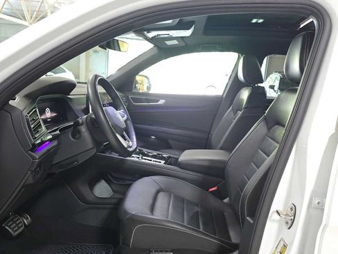 Used 2024 Volkswagen Atlas Cross Sport SEL R-Line AWD/4WD image 20