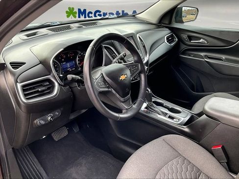 Used 2020 Chevrolet Equinox LT w/ Driver Convenience Package image 18