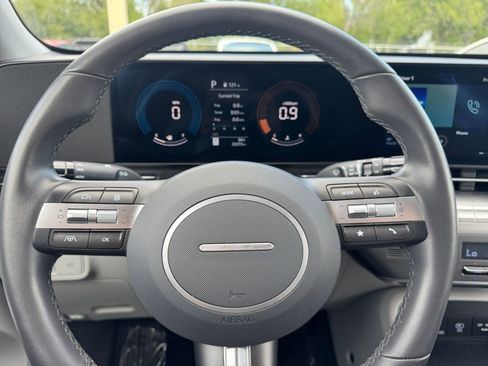 Used 2025 Hyundai Kona SEL FWD image 28