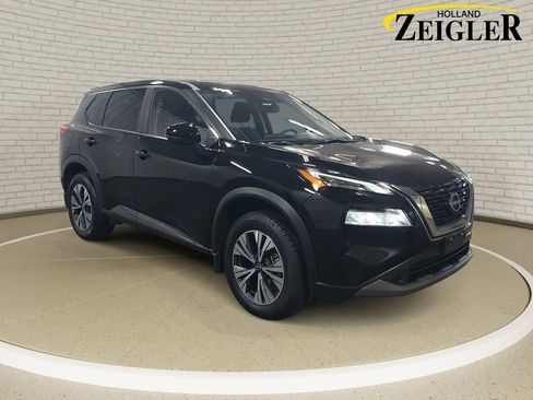 Certified 2023 Nissan Rogue SV AWD/4WD image 3