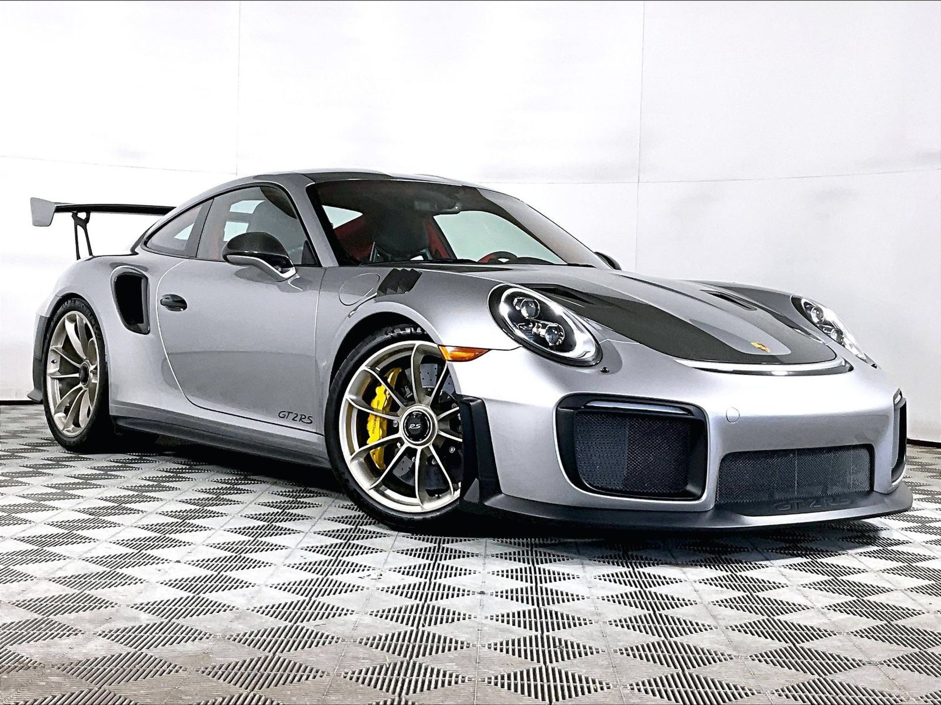 Certified 2018 Porsche 911 GT2 RS RWD image 7