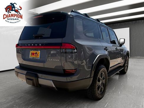 Used 2024 Lexus GX 550 AWD/4WD image 5