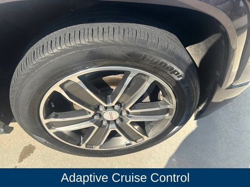 Used 2019 GMC Acadia Denali w/ Technology Package FWD image 10