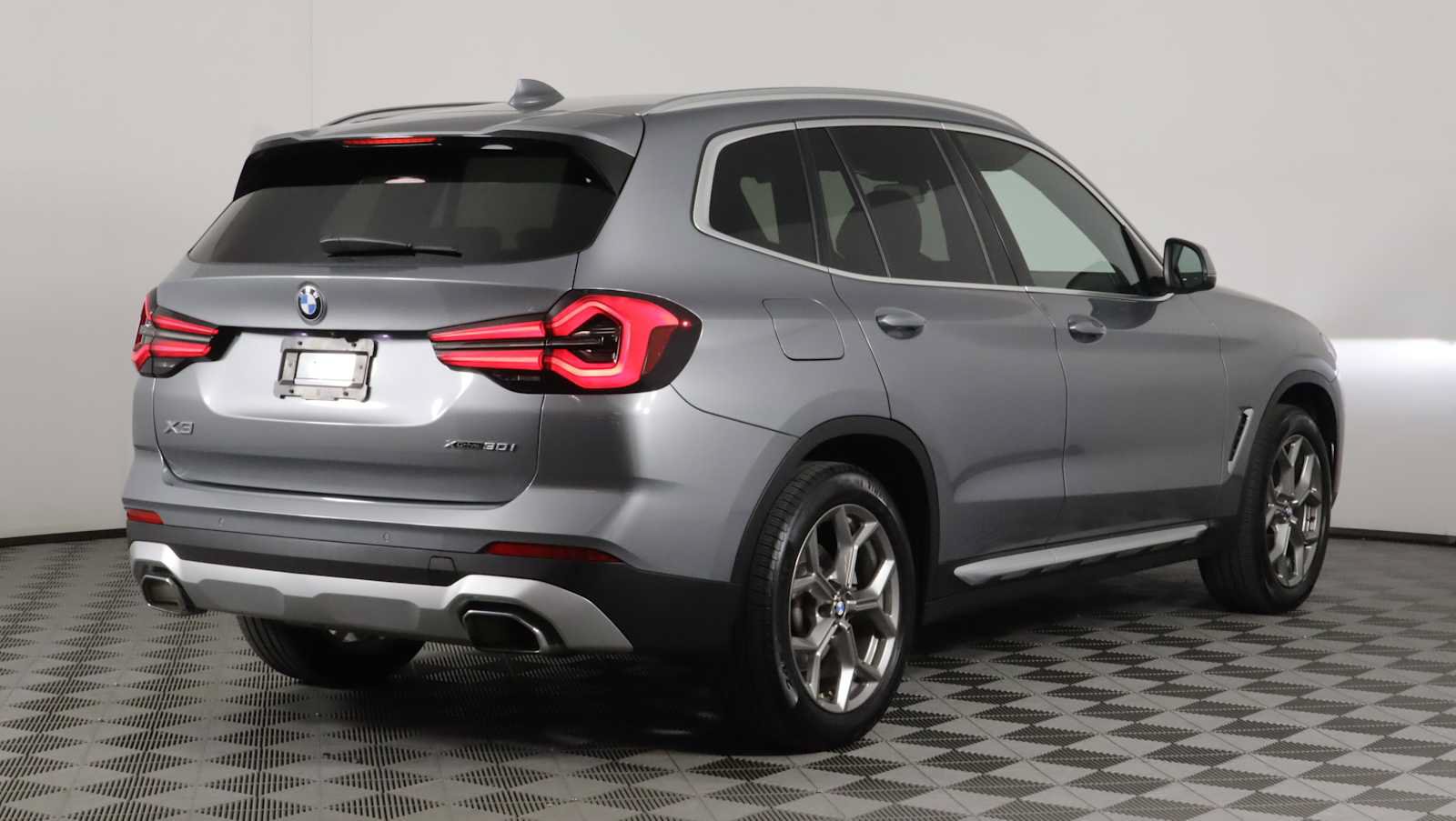 Used 2023 BMW X3 xDrive30i w/ Premium Package AWD/4WD image 6